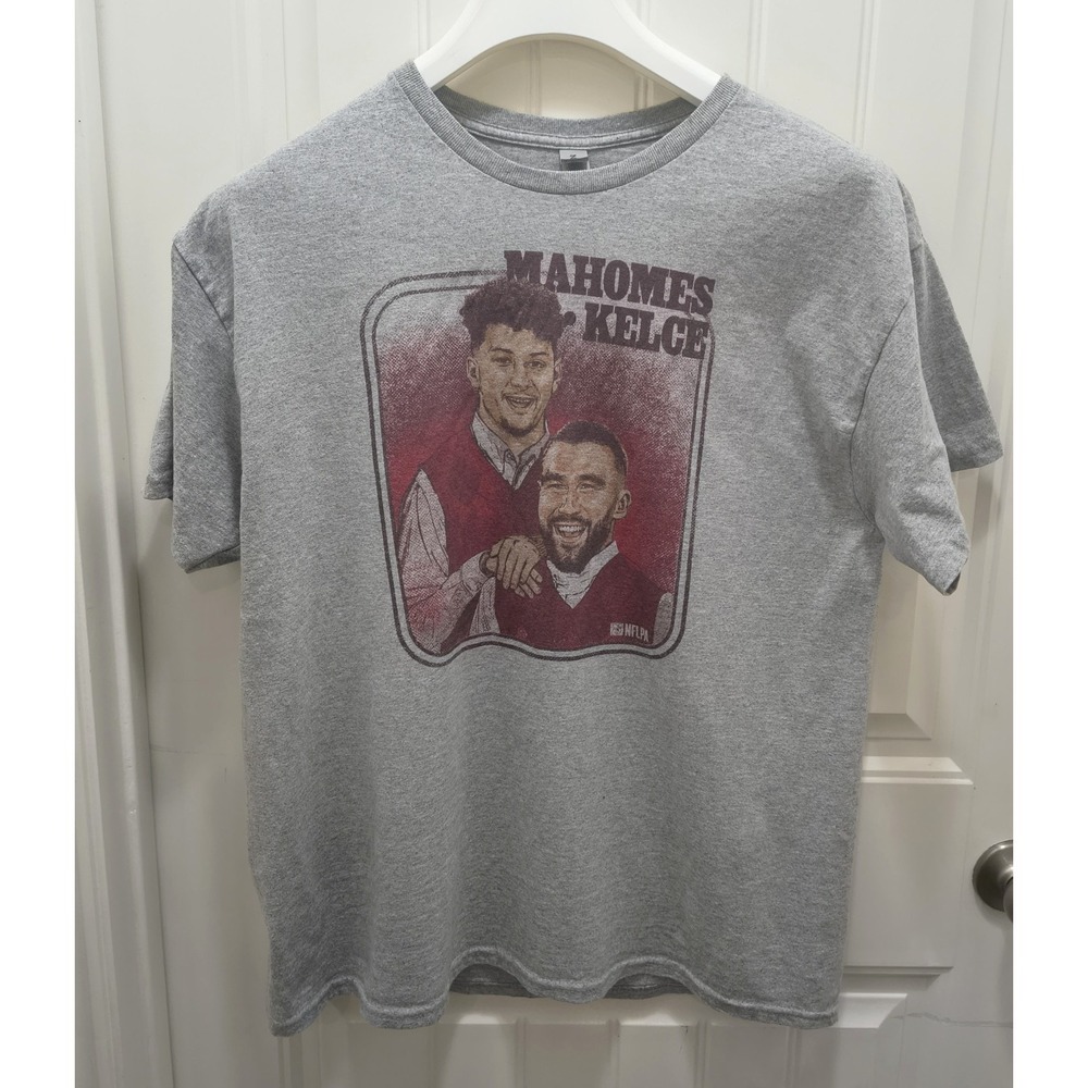 Mahomes Kelce KC Chiefs NFLPA Stepbrothers Portrait Graphic Tee Heather Gray 2XL - Picture 1 of 5